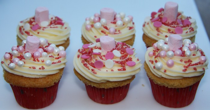 mini vanilla cupcakes