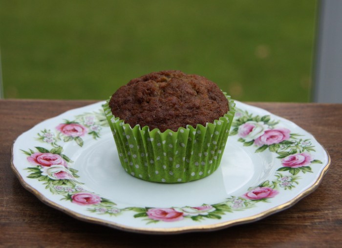 banana walnut muffin