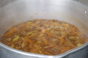 making mango chutney