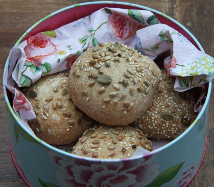 wholemeal rolls