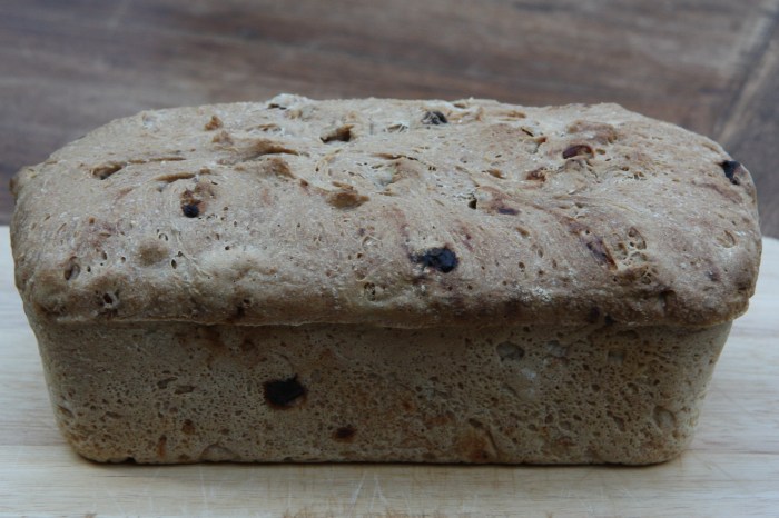 date walnut loaf