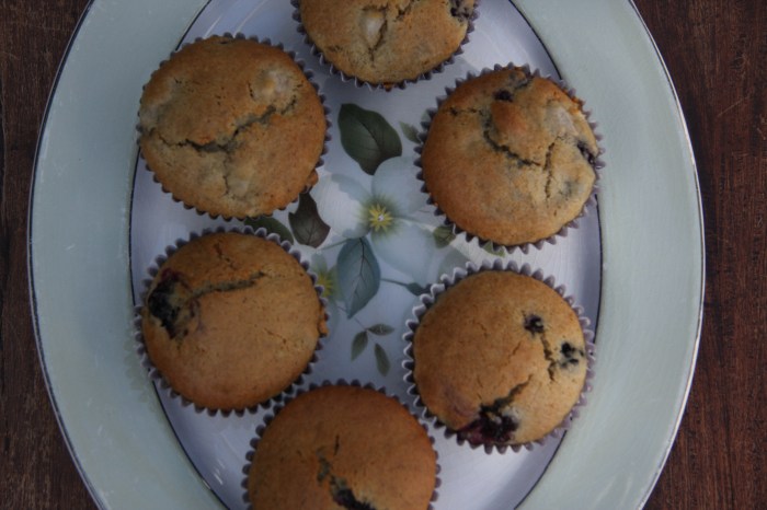 pear blackberry muffins