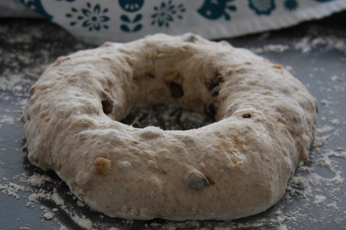 walnut date rye bread