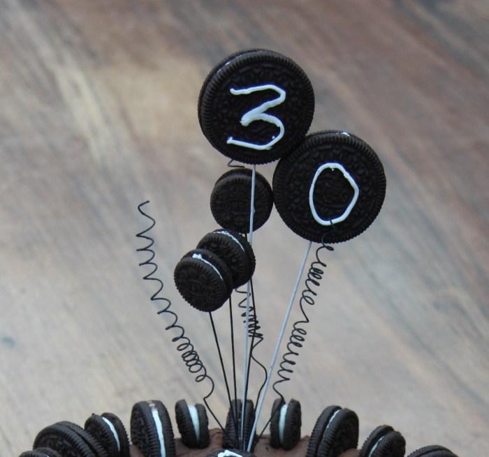 oreo cake topper