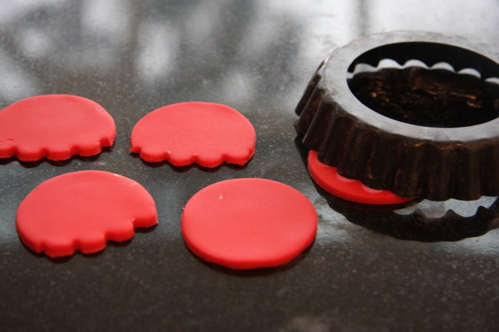 sugarpaste parachute