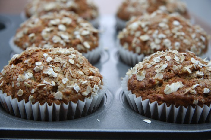 banana spelt muffins