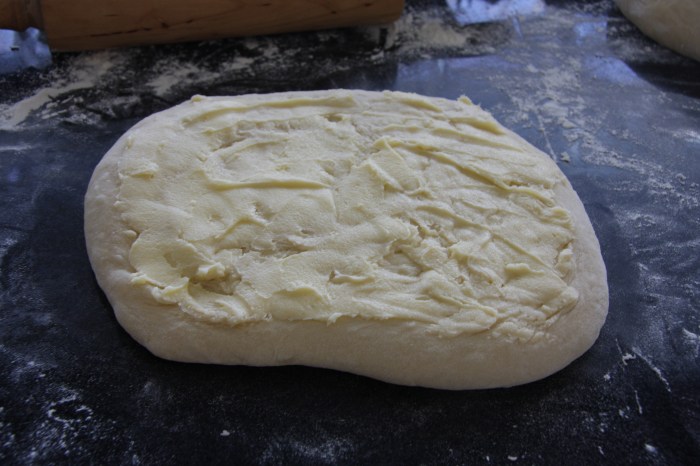 making cinnamon bread