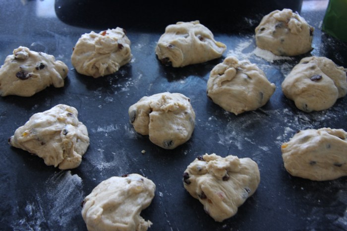 hot cross buns