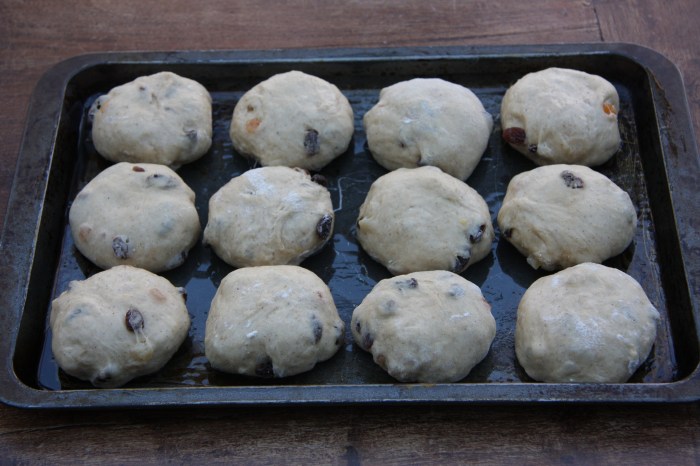 hot cross buns