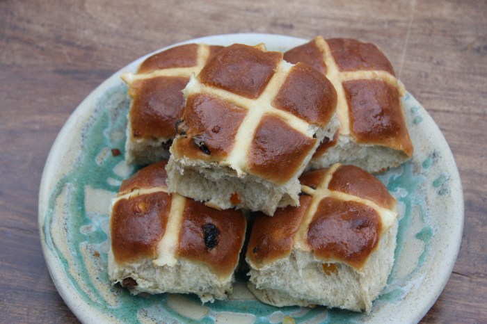 homemade hot cross buns