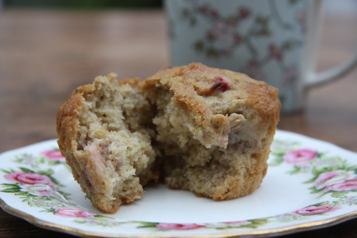 rhubarb ginger muffins