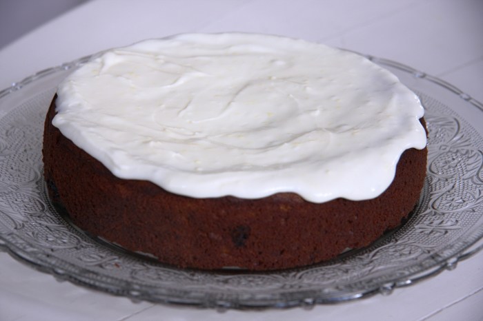 blackberry yogurt cake