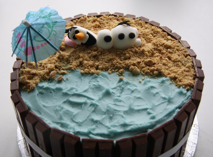 Olaf beach cake