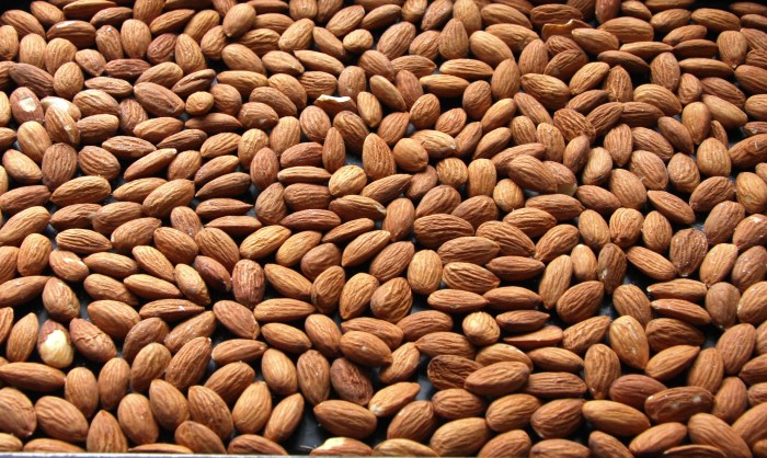 roasting almonds