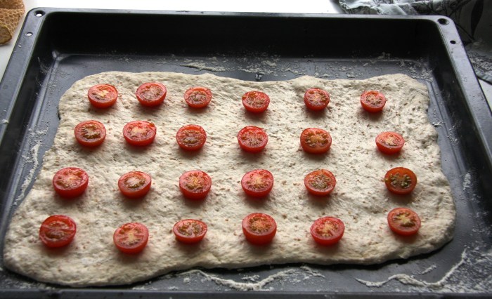 sourdough tomato flatbread