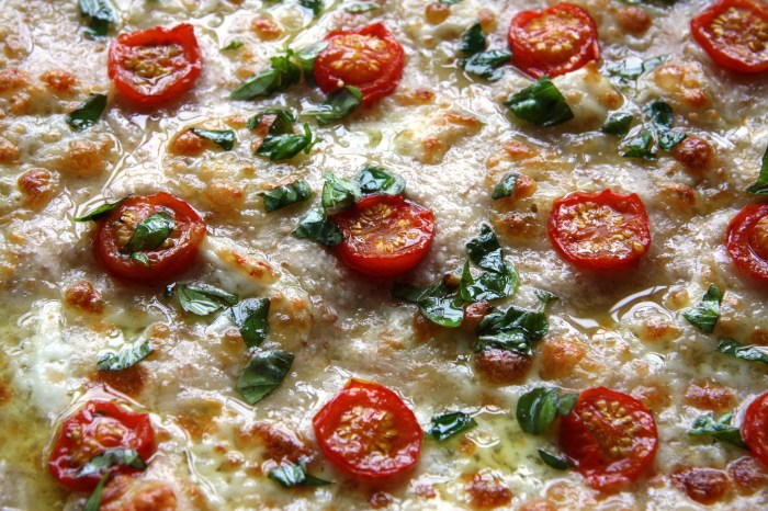 tomato mozzarella flatbread