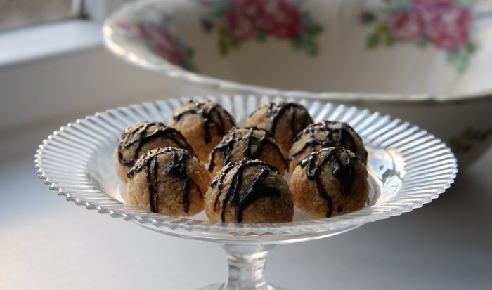 healthy coconut macaroons