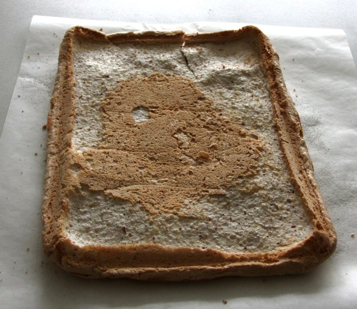 almond meringue roulade