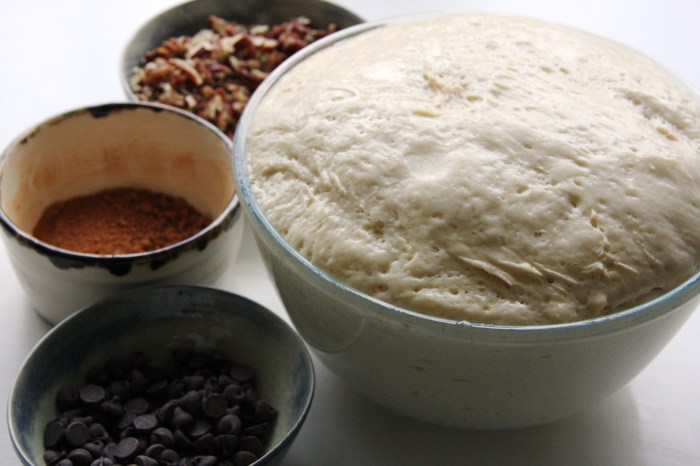 making cinnamon pecan chocolate buns