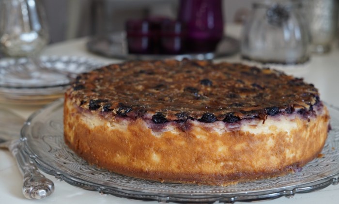 Blueberry creme brulee cheesecake