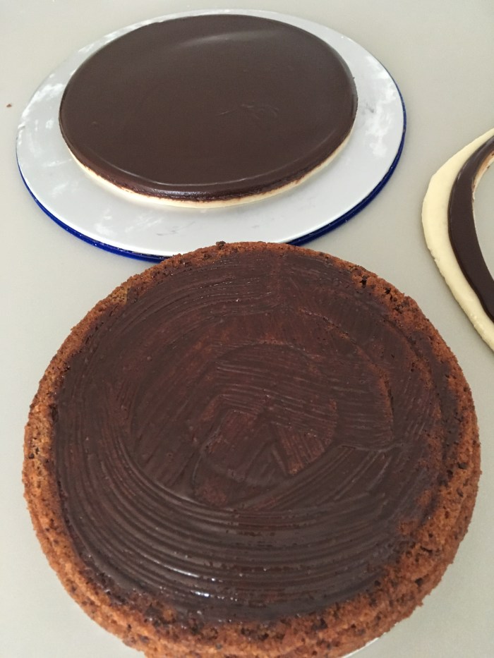 decorating torte ganache