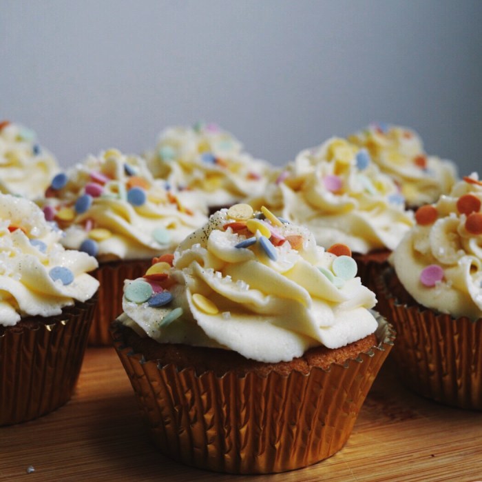 vegan vanilla cupcakes